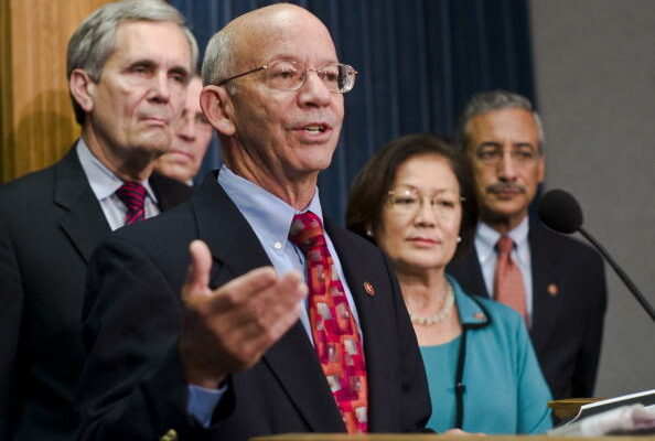 DeFazio Says Goodbye To Congress With a Fake Gesture